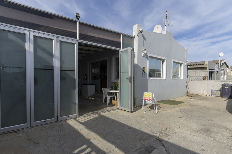 5 Bedroom Property for Sale in Gustrouw Western Cape